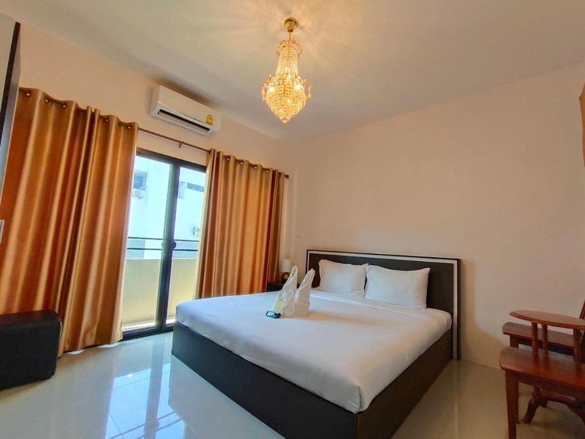 Bann Tawan Hostel&Spa Chiang Rai Bagian luar foto