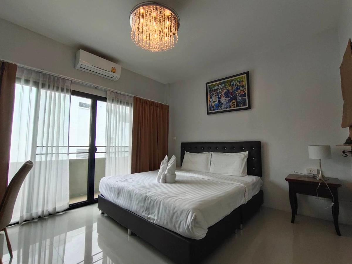 Bann Tawan Hostel&Spa Chiang Rai Bagian luar foto