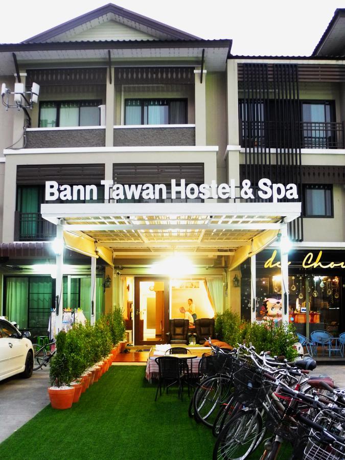 Bann Tawan Hostel&Spa Chiang Rai Bagian luar foto