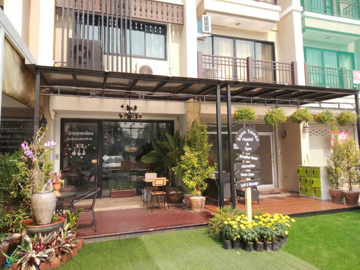 Bann Tawan Hostel&Spa Chiang Rai Bagian luar foto