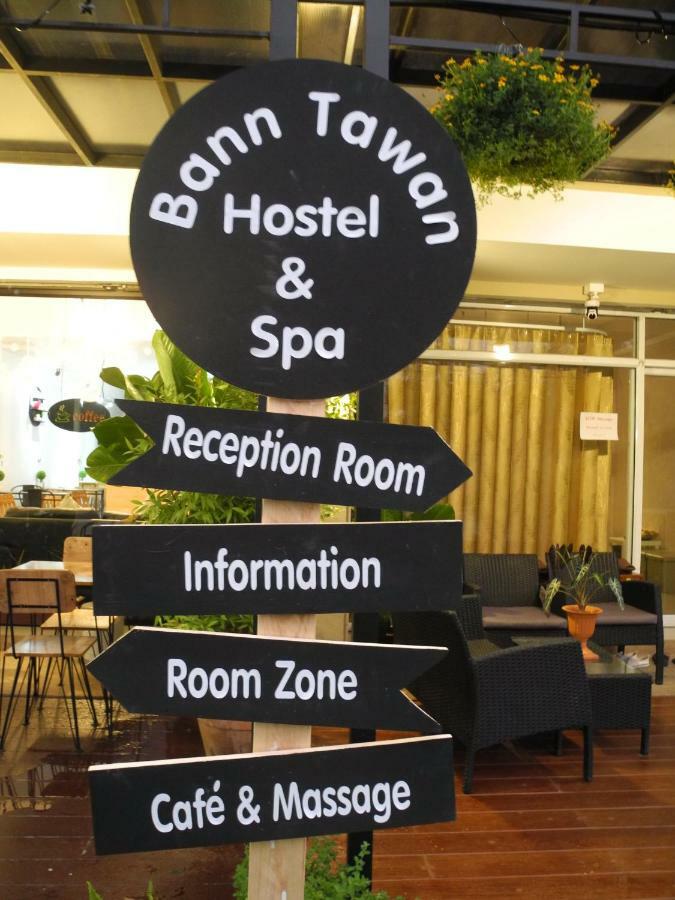 Bann Tawan Hostel&Spa Chiang Rai Bagian luar foto