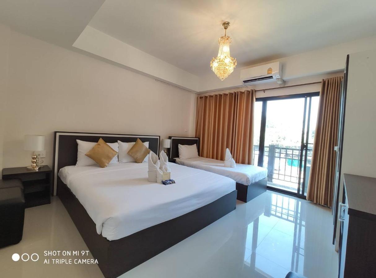 Bann Tawan Hostel&Spa Chiang Rai Bagian luar foto